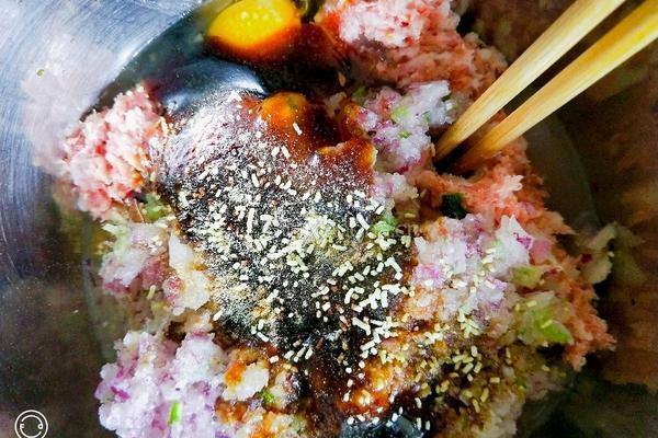 火龙果皮猪肉洋葱馅煮饺子的做法图解6