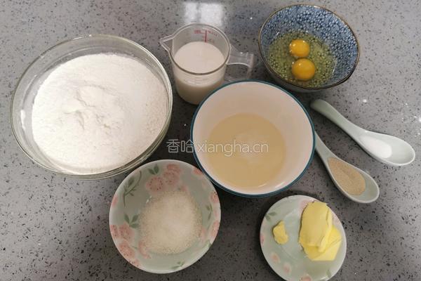 脆底蜂蜜小面包的做法图解1