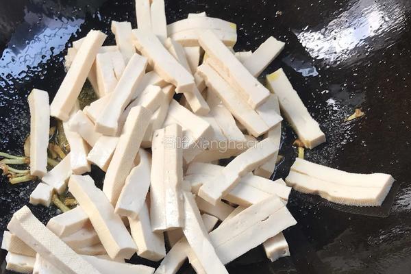 芹菜炒香干的做法图解8