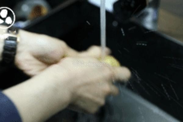 海参牛肉炖土豆的做法图解1