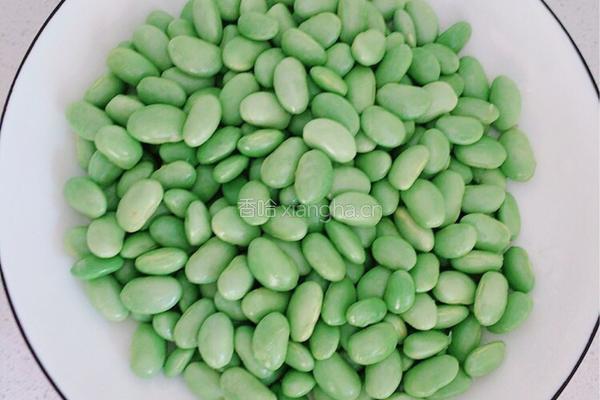 毛豆炒鸡杂的做法图解1
