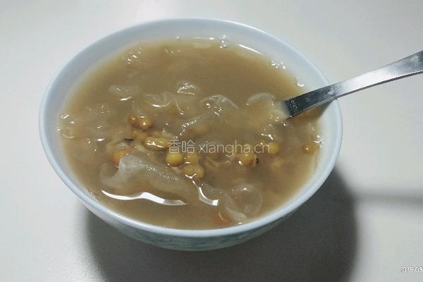 银耳绿豆汤的做法图解3