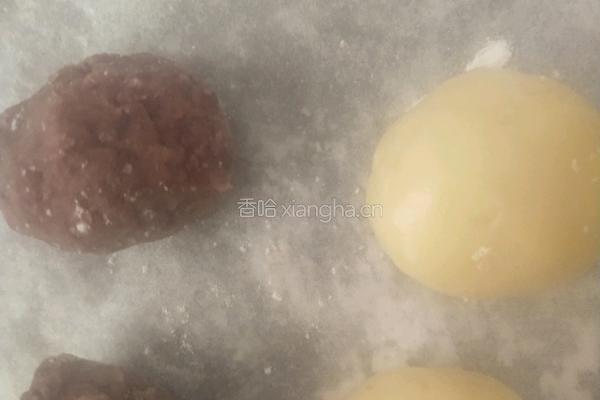 豆沙月饼的做法图解2