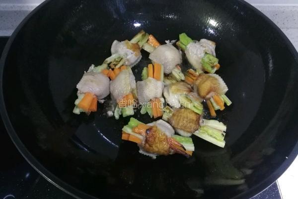 胡萝卜苦瓜酿鸡翅的做法图解11