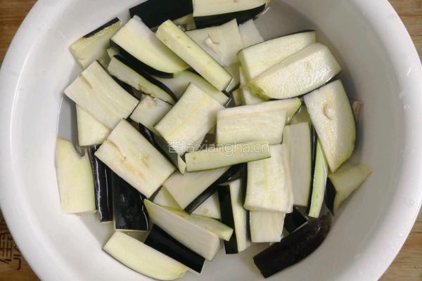 豆腐焖茄子的做法图解3