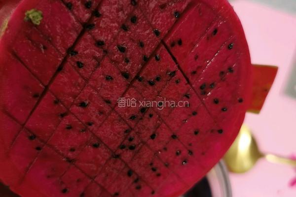 火龙果脉动能量冰饮的做法图解2