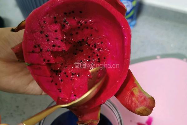 火龙果脉动能量冰饮的做法图解3