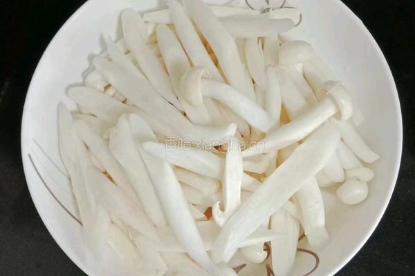 番茄白玉菇炖豆腐的做法图解3