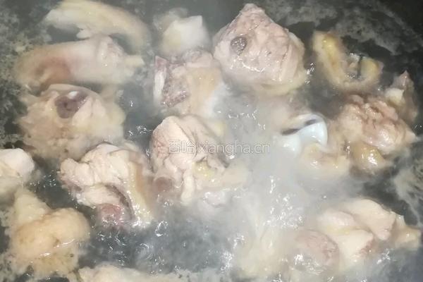 当归鸡肉汤的做法图解2