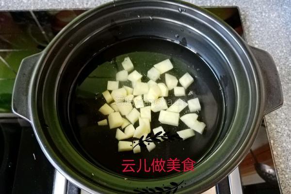 鸡肉蔬菜肠的做法图解2