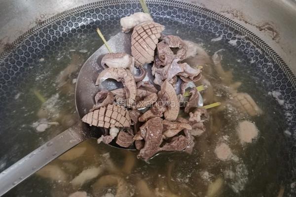 猪心腰花炒蒜苗的做法图解7