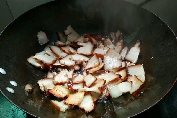 蒜苗炒薰肉的做法图解3