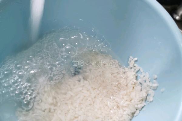 百合莲子赤豆养颜粥的做法图解2