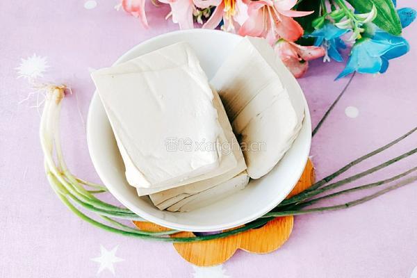 糖醋脆皮豆腐的做法图解1
