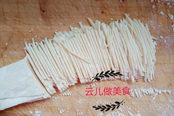 宝宝辅食玉米小面条的做法图解8