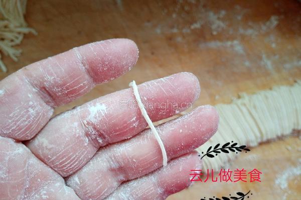 宝宝辅食玉米小面条的做法图解10