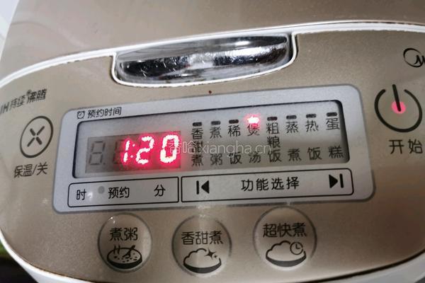 桃胶川贝炖雪梨的做法图解6