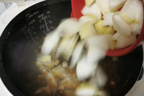 桃胶川贝炖雪梨的做法图解8