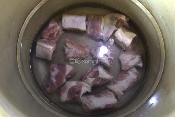 黄豆莲藕排骨汤的做法图解4