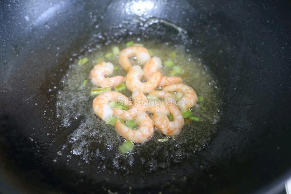 丝瓜虾仁菌菇汤的做法图解6