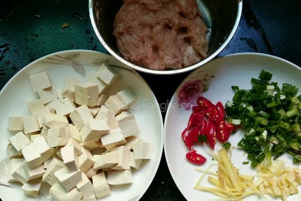 红烧肉沫豆腐的做法图解2