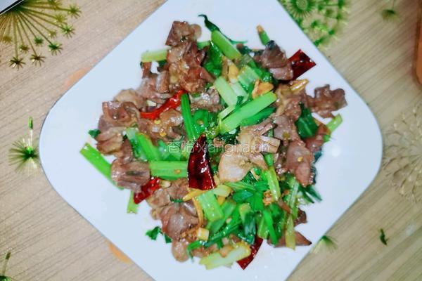 鸡杂炒芹菜的做法图解8