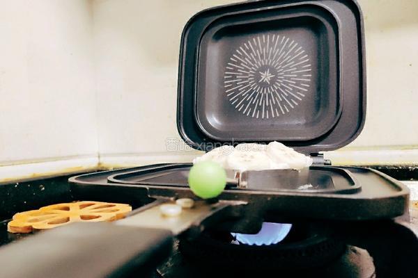 香蕉牛奶米饭煎饼的做法图解10
