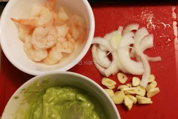 牛油果虾仁意面的做法图解5