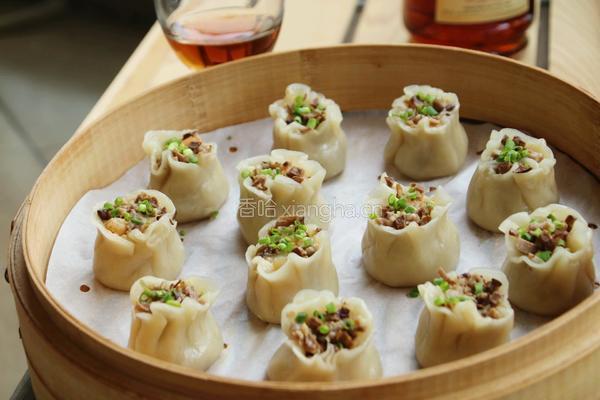 脆肉馅虾仁烧卖的做法图解1