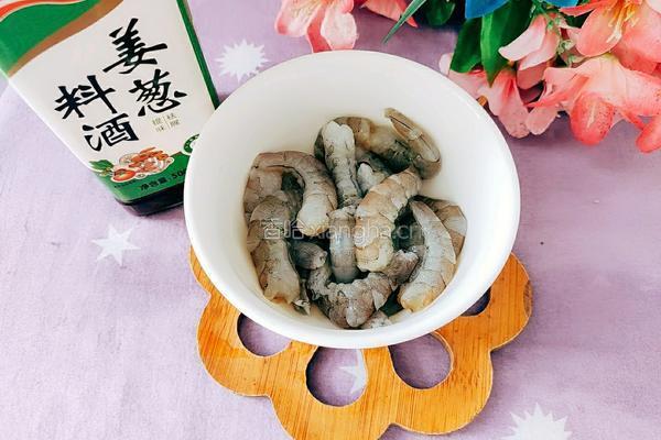虾仁炒藕丁的做法图解2