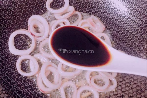 甜椒炒鱿鱼圈的做法图解4