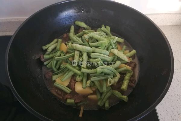 土豆豆角炖牛肉的做法图解12