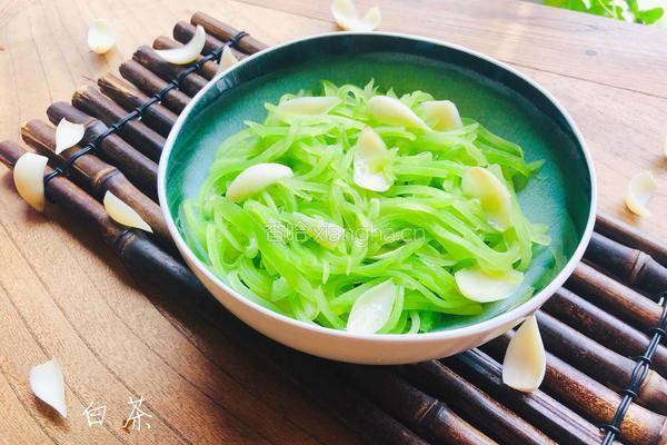 秋日润肺就靠它，莴苣炒百合，清爽简单易上手