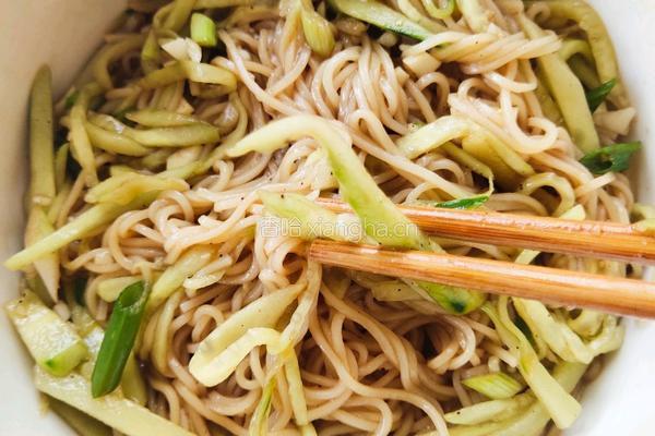 快手凉拌面的做法图解3