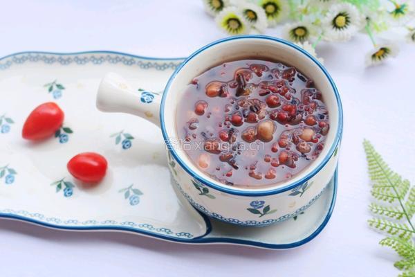 奶香红豆薏米杂粮粥