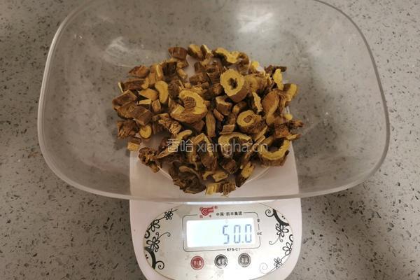 黄芪菊花粥的做法图解1