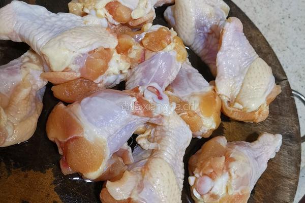 香酥炸鸡腿的做法图解1
