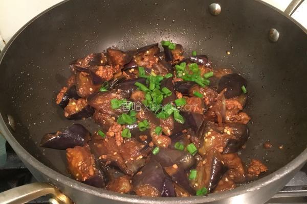 酱爆肉沫茄子的做法图解8