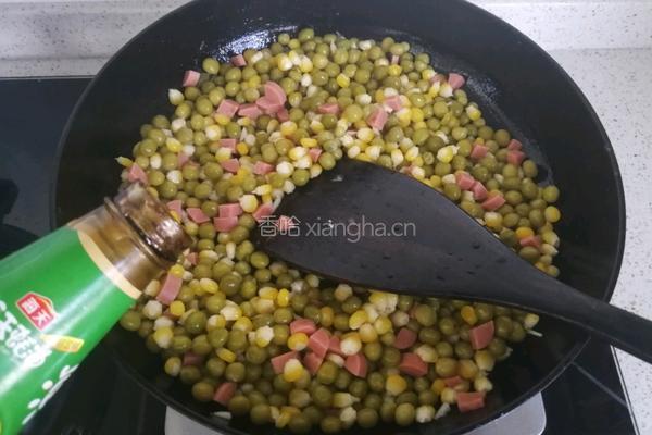 金玉满堂（豌豆炒玉米）的做法图解10