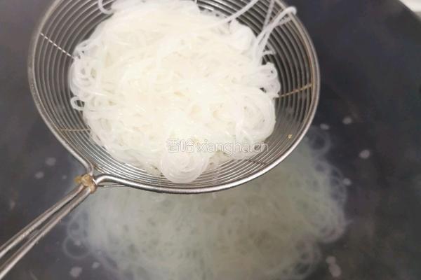 三鲜鸡汤米线的做法图解14