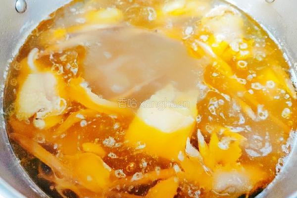 黄花菜虫草花炖鸡汤的做法图解15