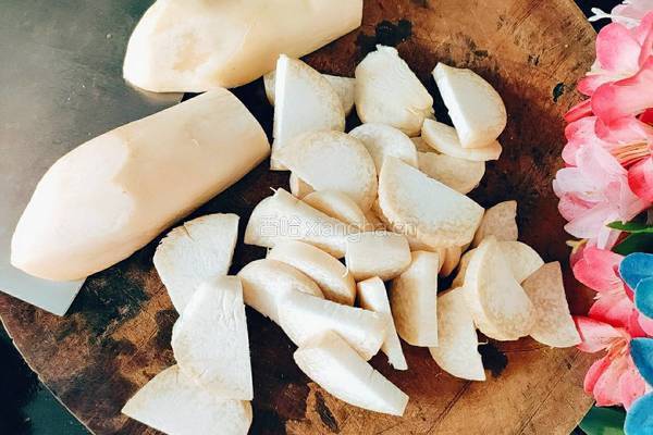 胡萝卜青椒炒杏鲍菇的做法图解3