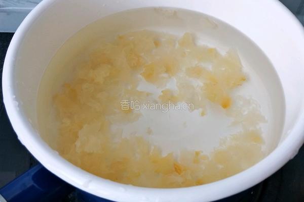 银耳雪梨汤的做法图解6