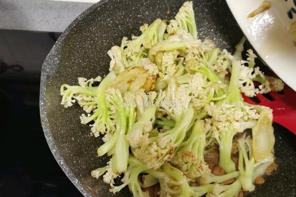 菜花炒肉的做法图解9