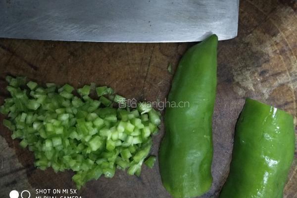 青椒小食饼的做法图解1