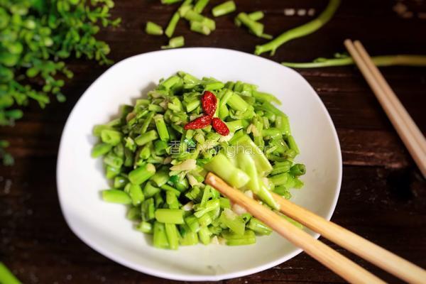 蒜爆空心菜梗的做法图解11