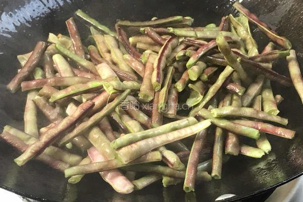 清炒麻豆角的做法图解5