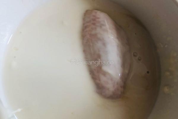 这是什么神仙美味，咸蛋黄鸡翅也太好吃了吧的做法图解6