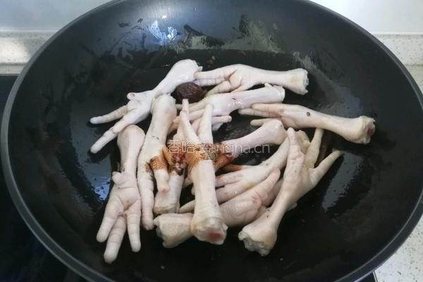 花生炖凤爪的做法图解7
