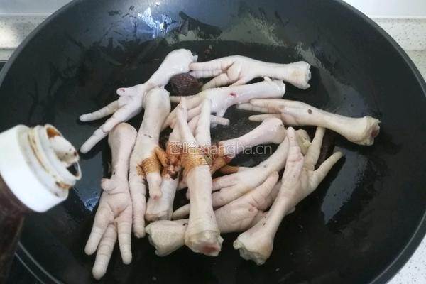 花生炖凤爪的做法图解8